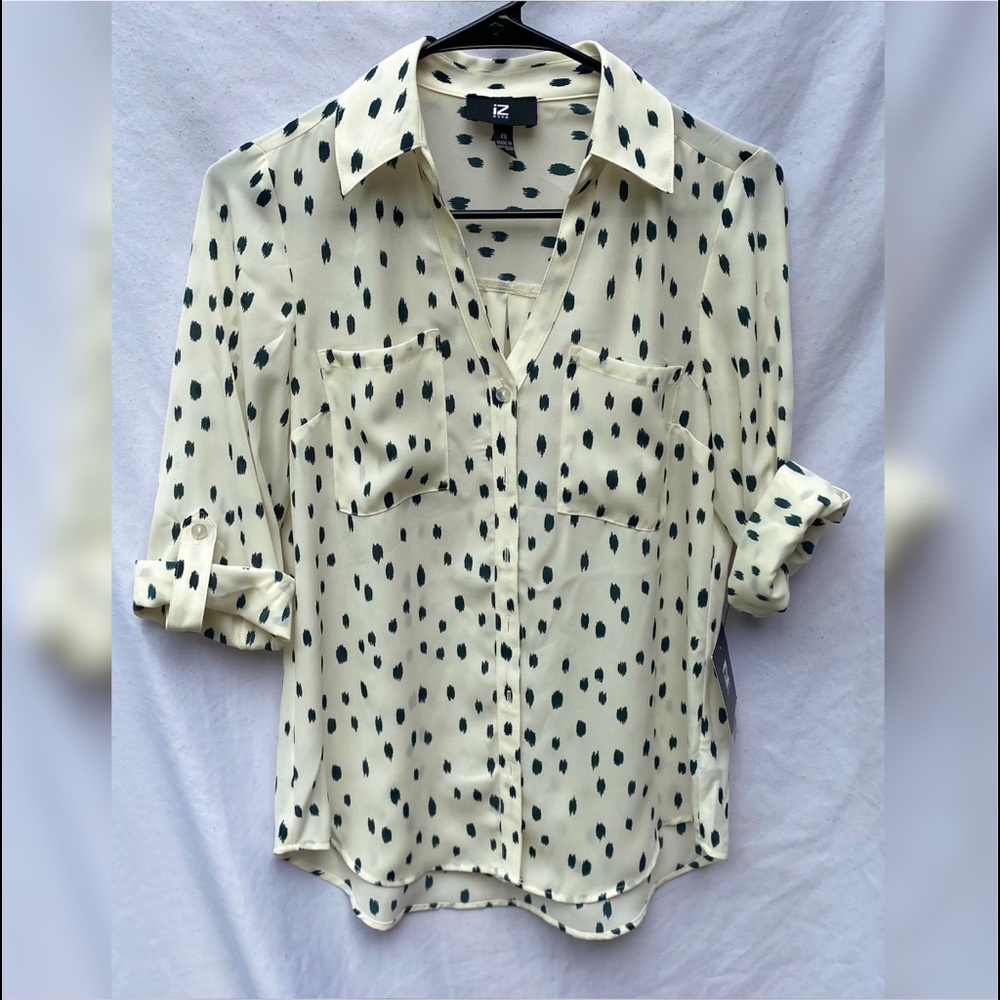 3/4 sleeves beige and green paint stroke patterned button down blouse